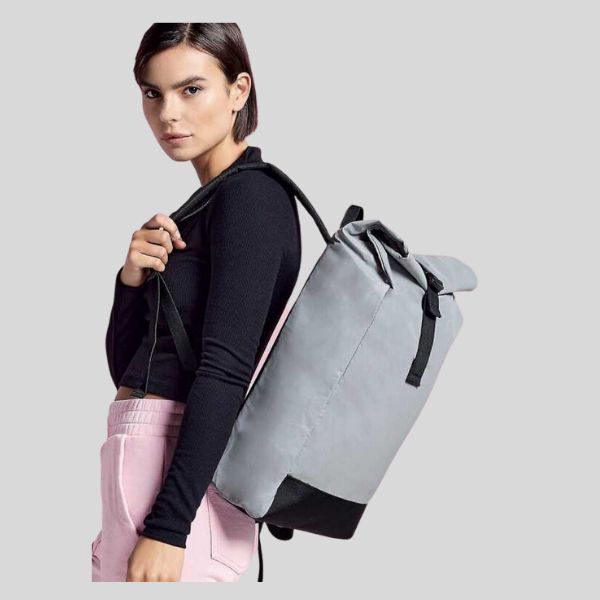 BG138 Bagbase Zaino con chiusura avvolgente, bretelle imbottite regolabili. 85% poliestere, 15% cotone Dimensioni: 26 x 43 x 13 cm, capacita': 15 litri Thumbnail