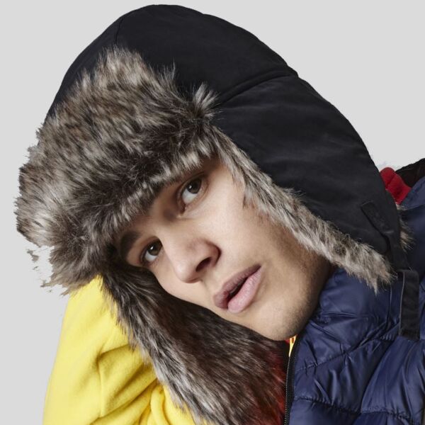 B345 Beechfield Berretto 100% nylon taslon e pelliccia ecologica fibbia effetto argento e cinturino con chiusura a clip Thumbnail